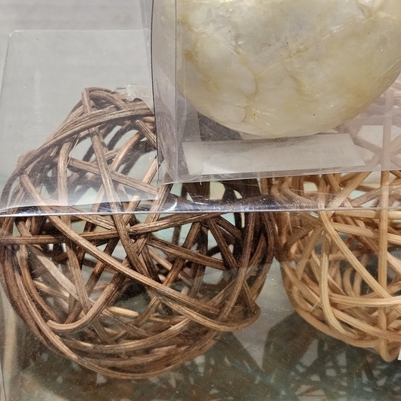 2 sets decorative spheres twig wicker & faux shell balls decor - Picture 3 of 9